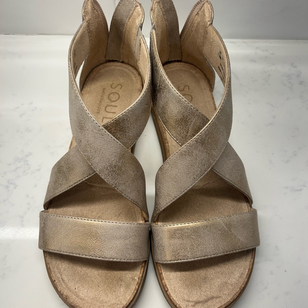 SOUL Naturalizer Beige Crisscross Sandals